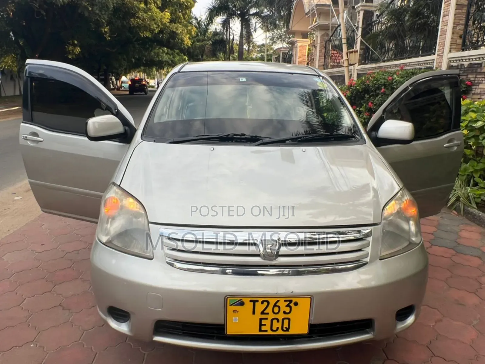 Toyota Raum 2004 Silver