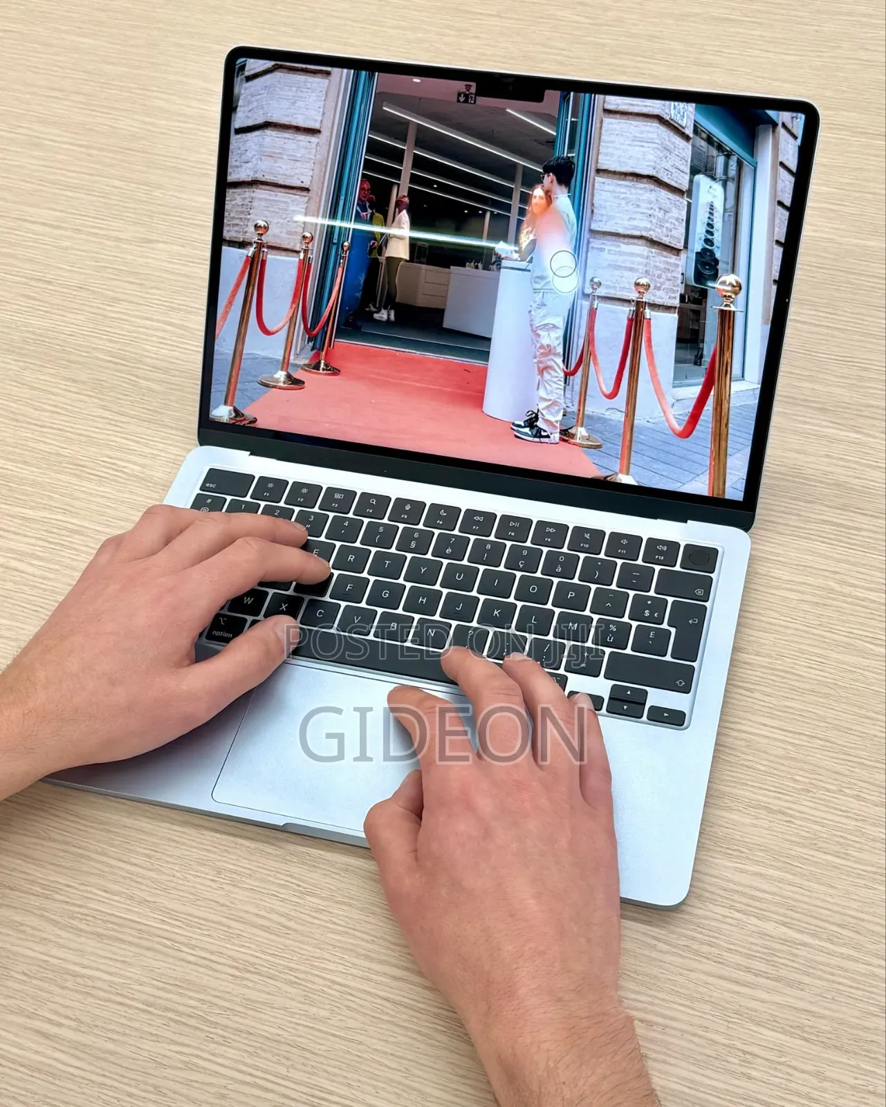 New Laptop Apple MacBook Air 2025 M4 13-Inch 24GB Apple M4 SSD 512GB