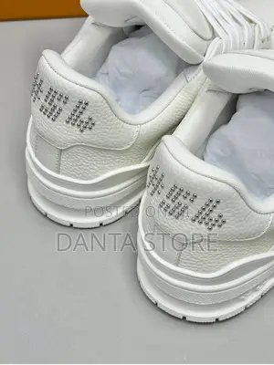 Lv Trainer Distressed Sneaker White