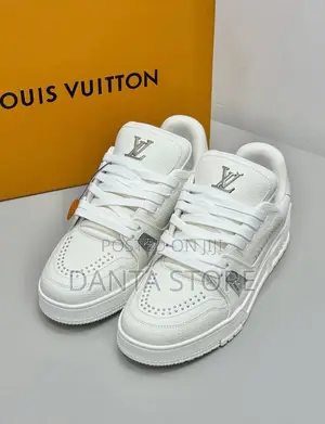 Lv Trainer Distressed Sneaker White
