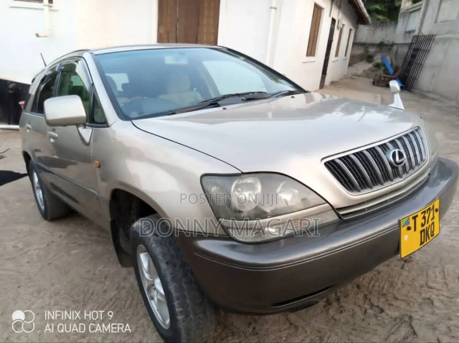 Toyota Harrier 2004 Gold
