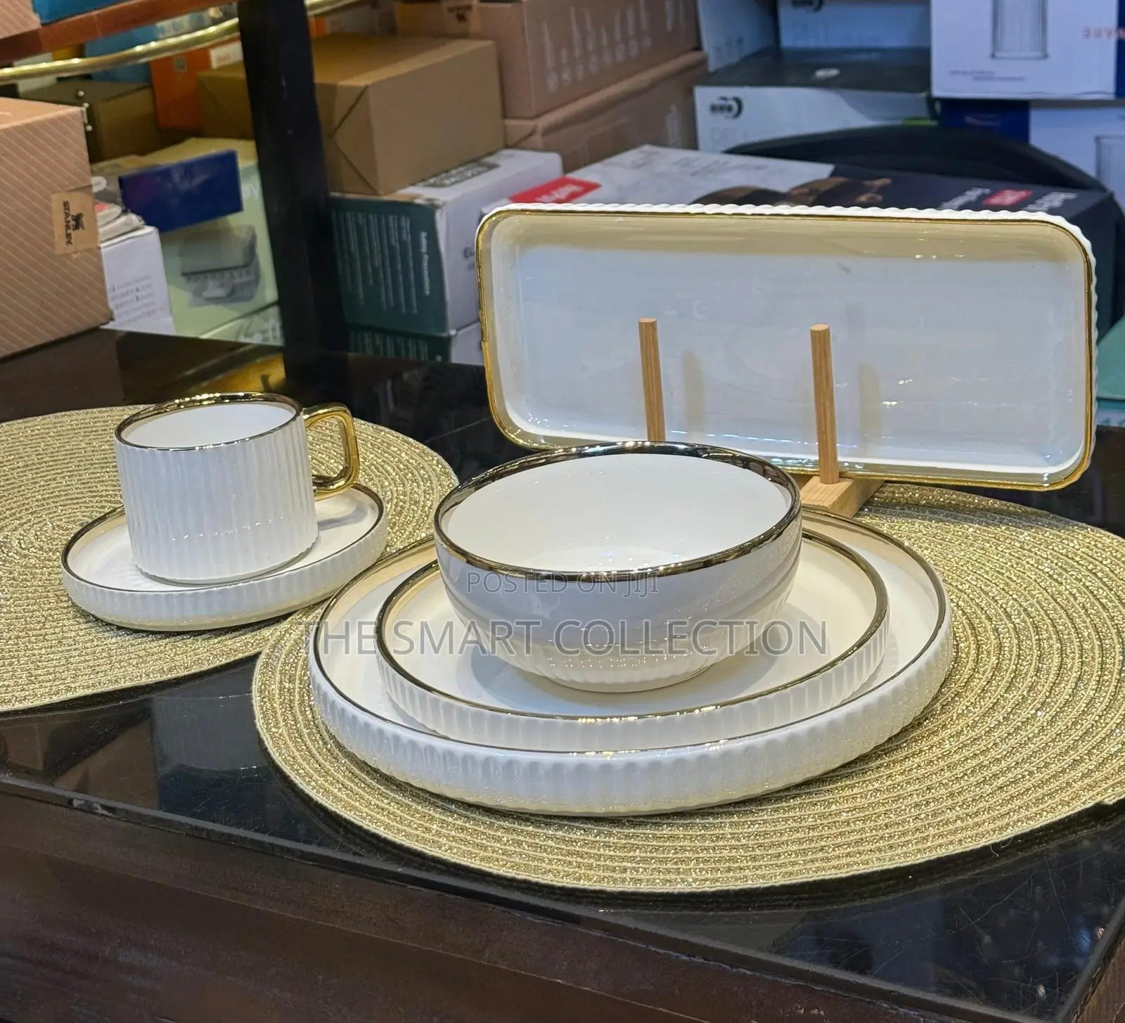 Dinner Set Available 36pcs