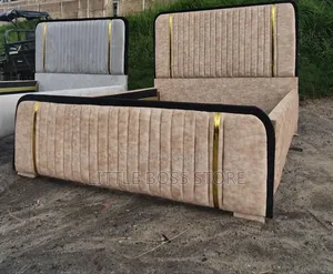 Bed Sofa 5/6 Kila Rangi Ipo