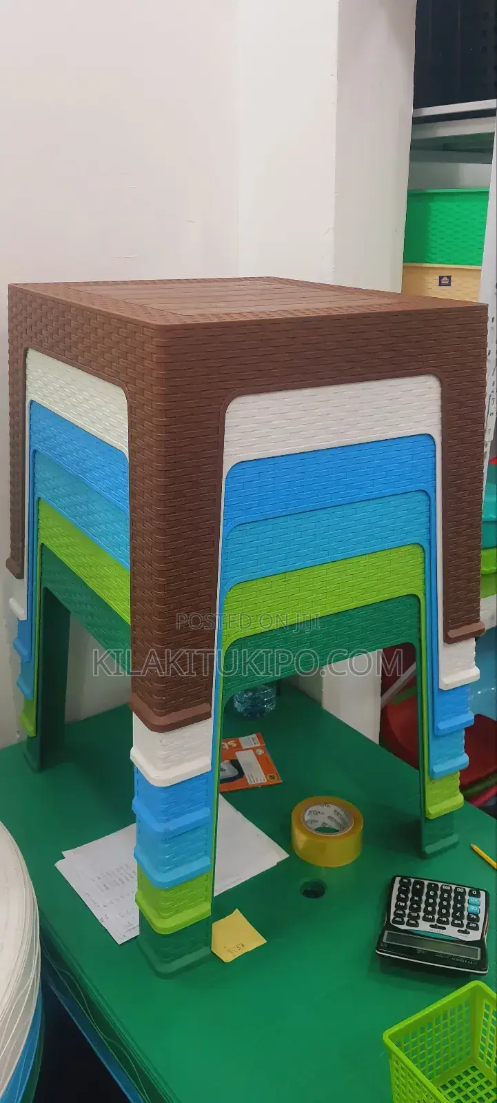 Plastic Table Square Design