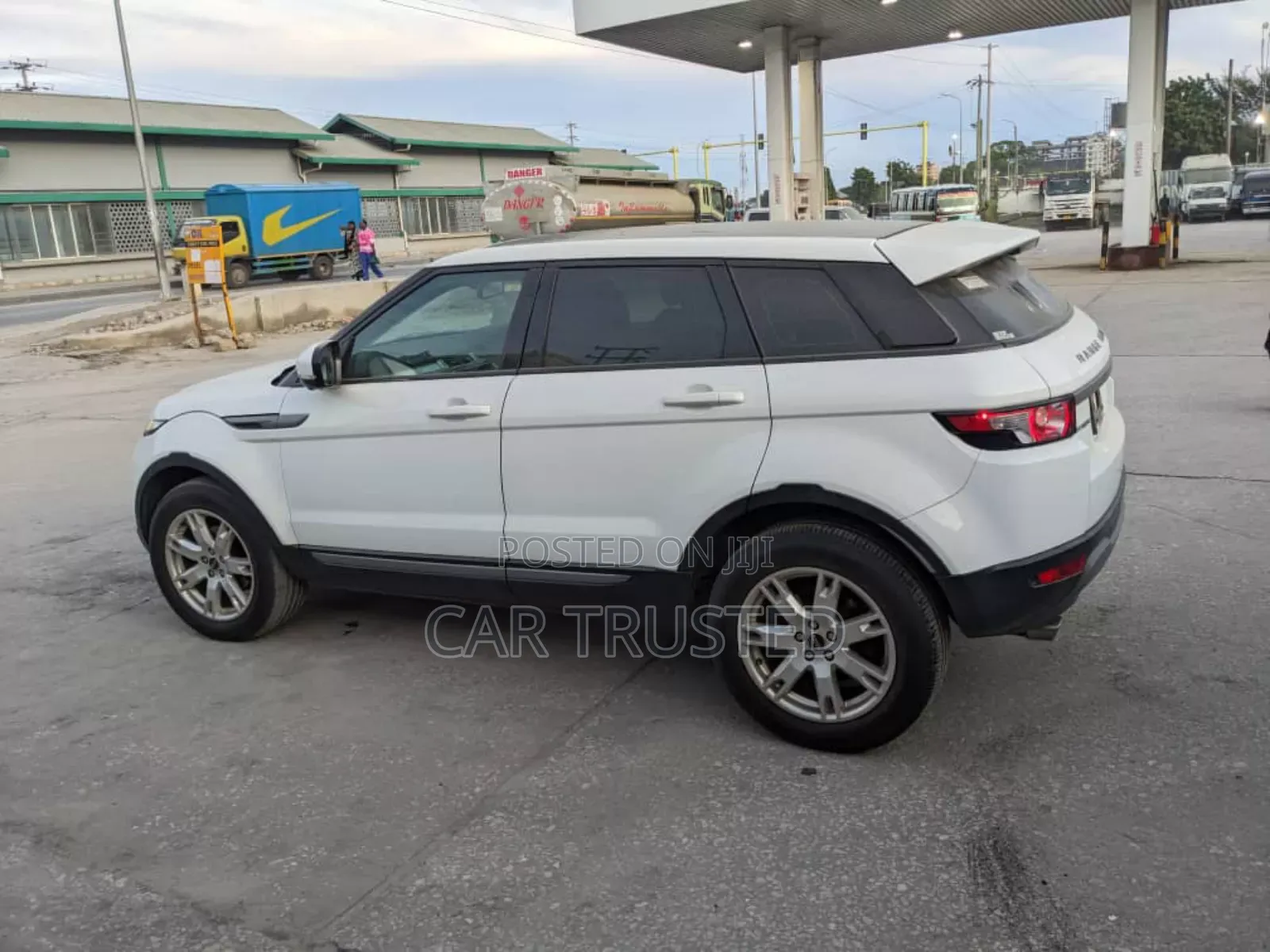 Land Rover Range Rover Evoque Coupe Pure 2012 White