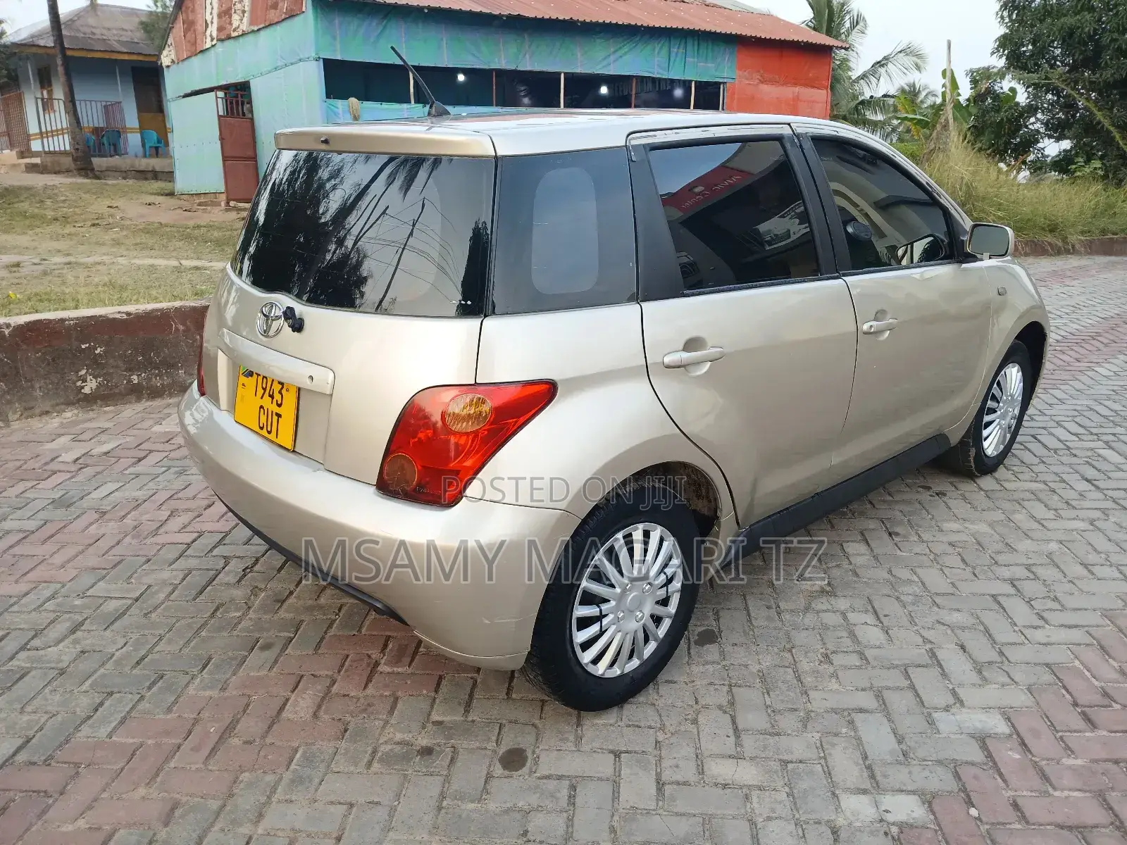 Toyota IST 2003 Gold