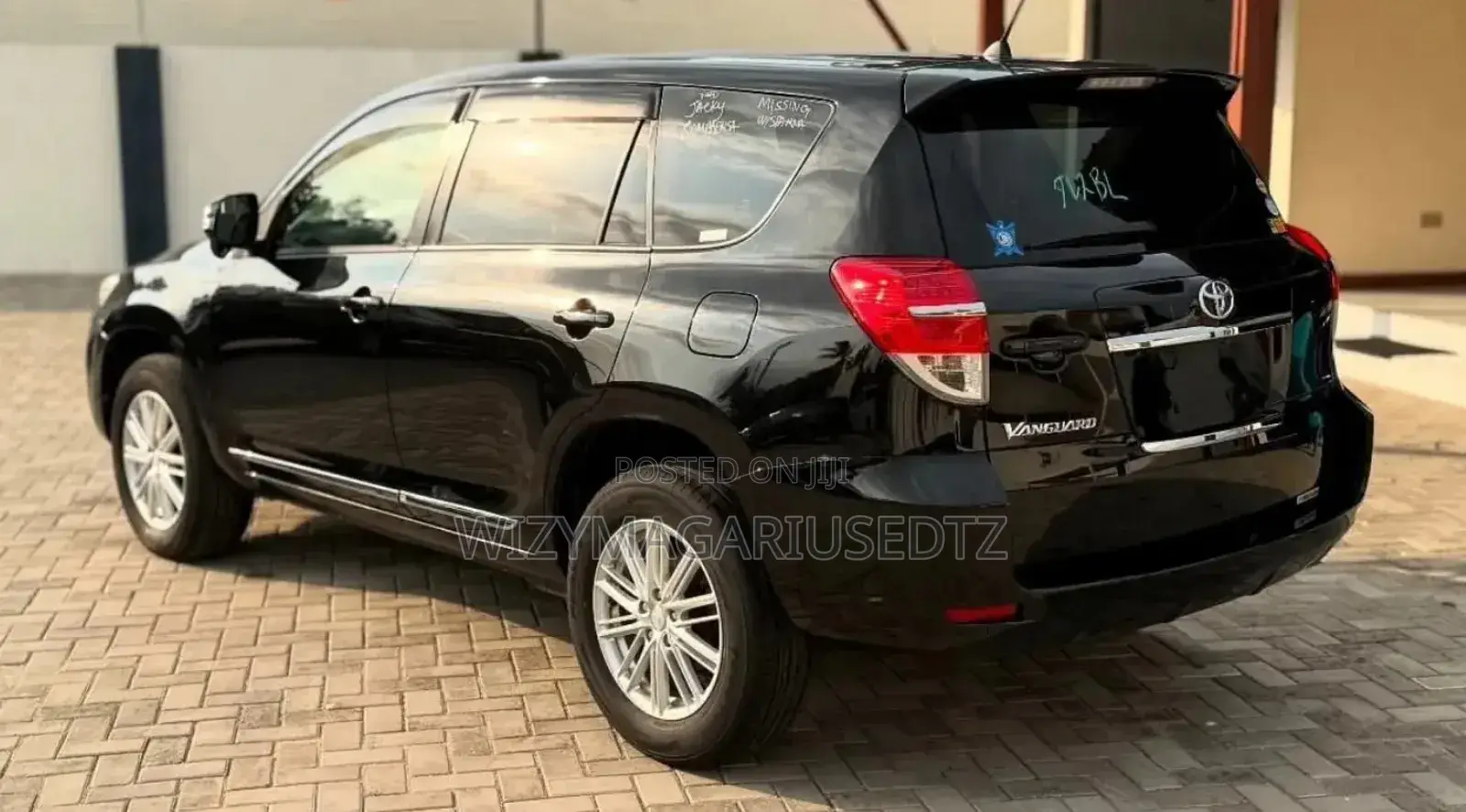 Toyota Vanguard 2012 Burgundy