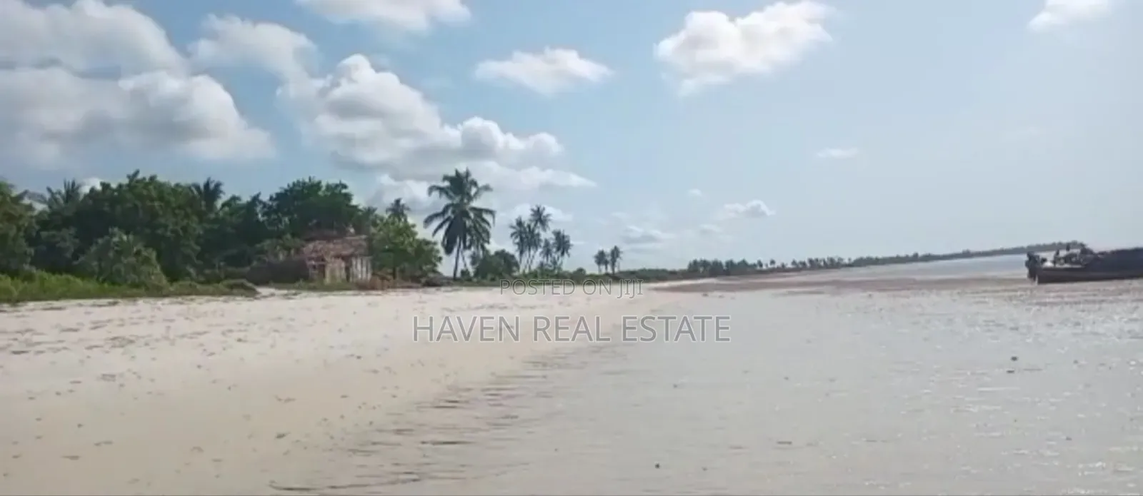 Beach Plot for Sale at Pangani Tanga