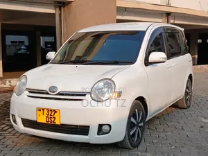 Toyota Sienta 2005 White