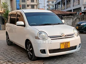 Toyota Sienta 2005 White
