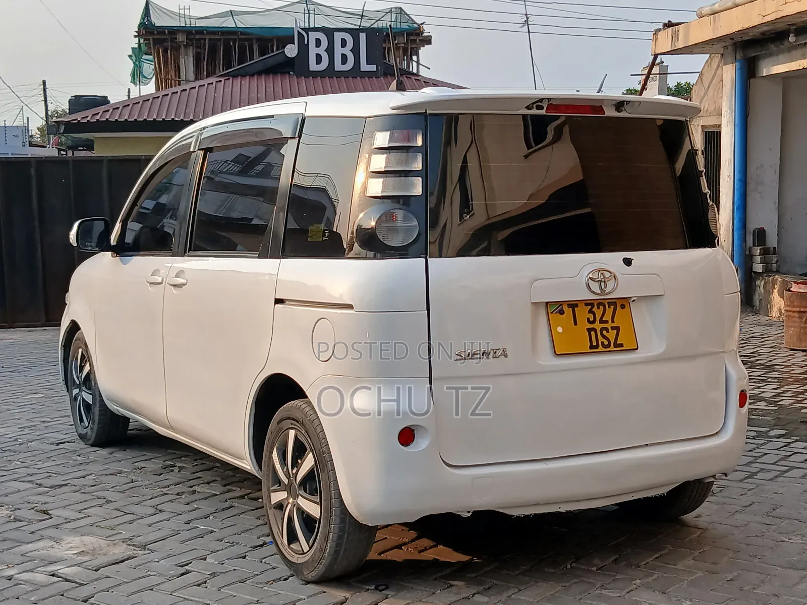 Toyota Sienta 2005 White