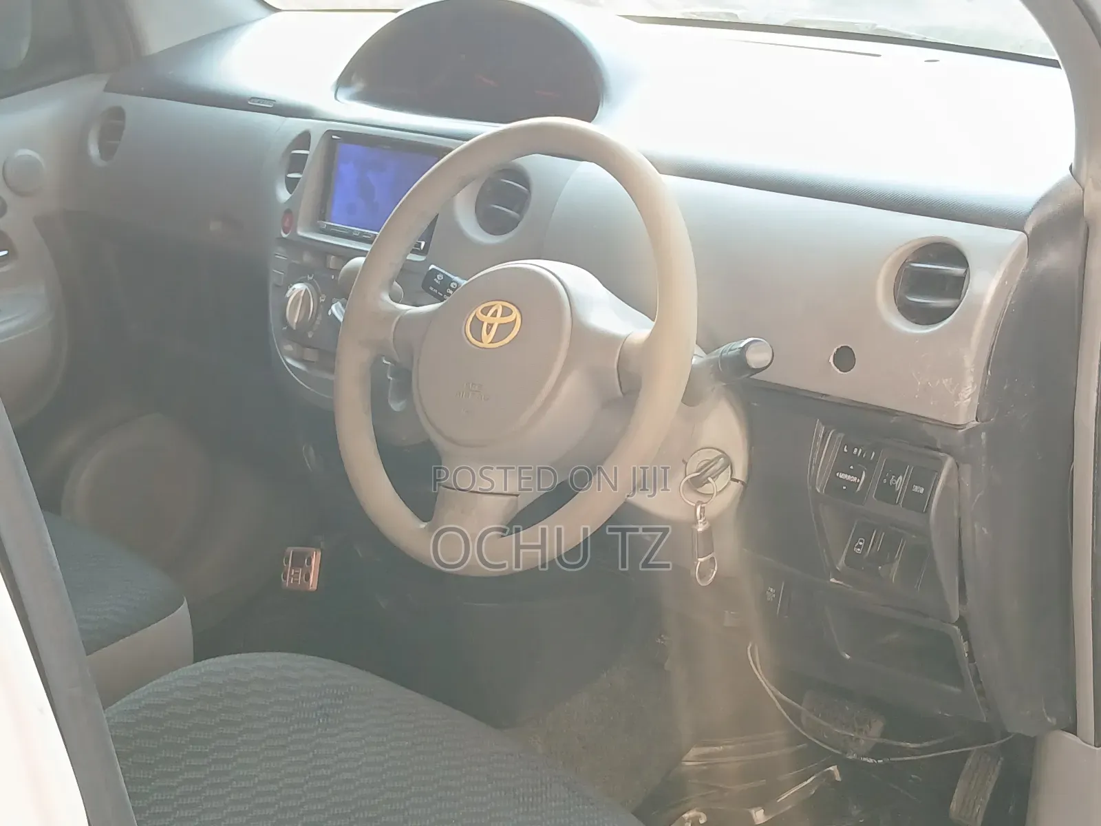 Toyota Sienta 2005 White