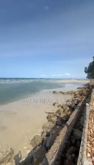 8bdrm House in Mbezi Beach for sale