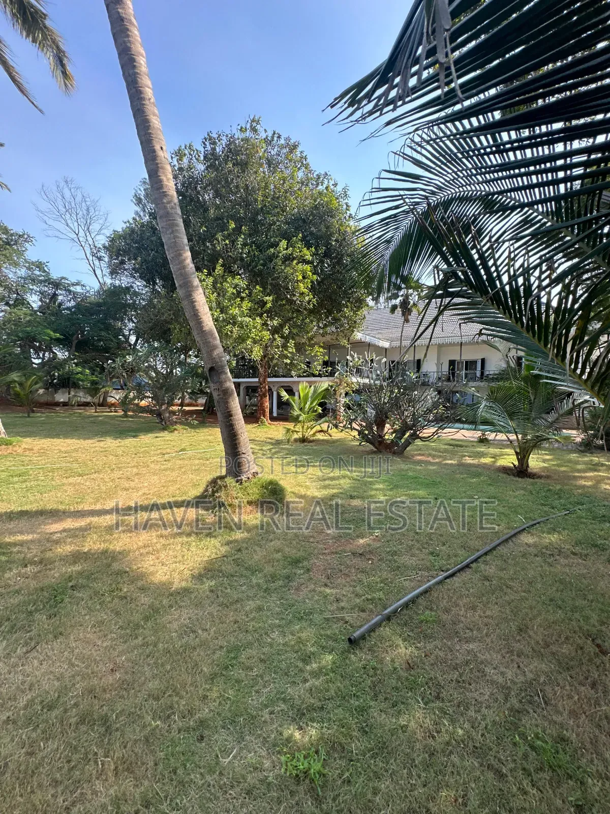 8bdrm House in Mbezi Beach for sale