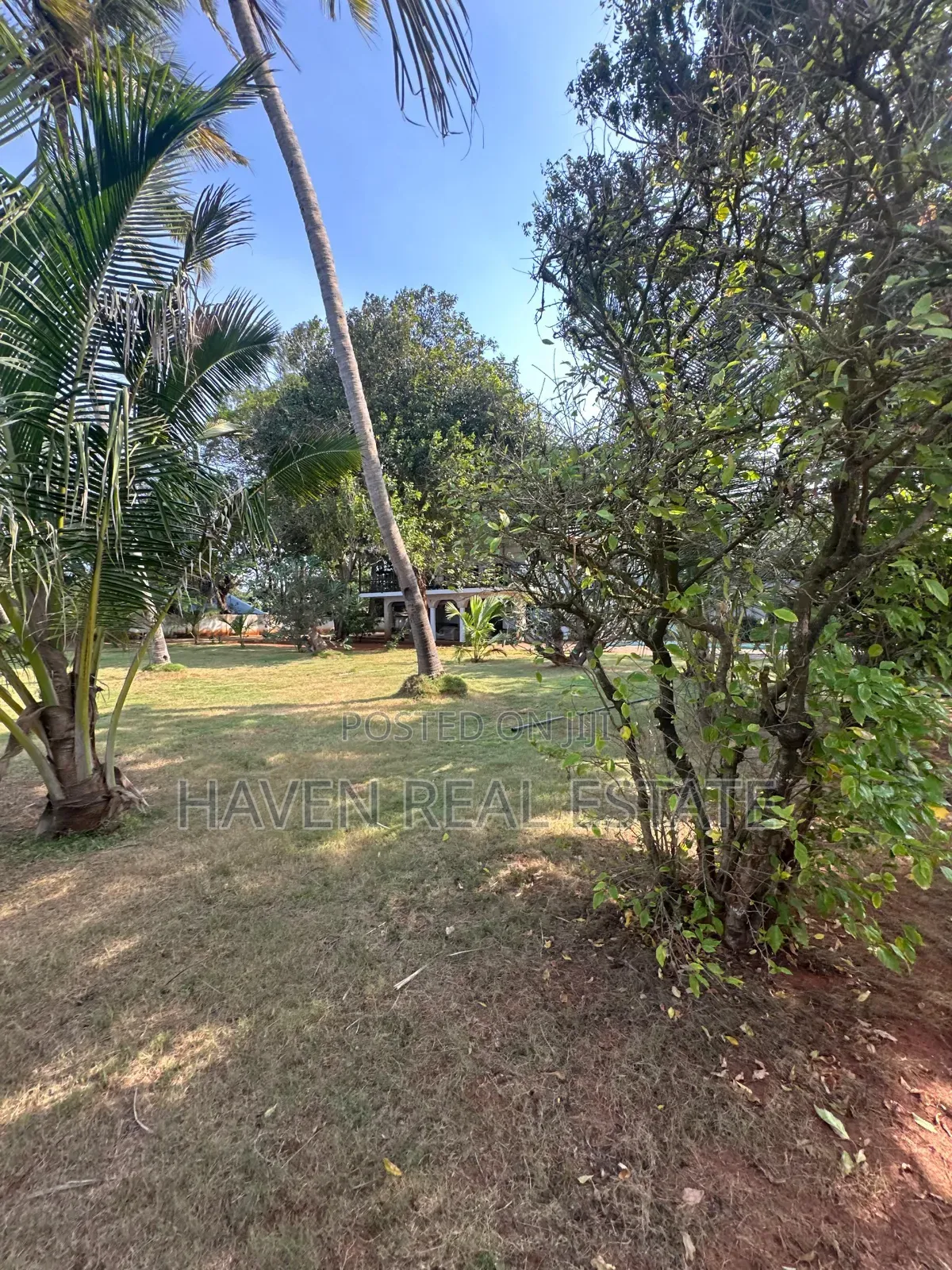 8bdrm House in Mbezi Beach for sale