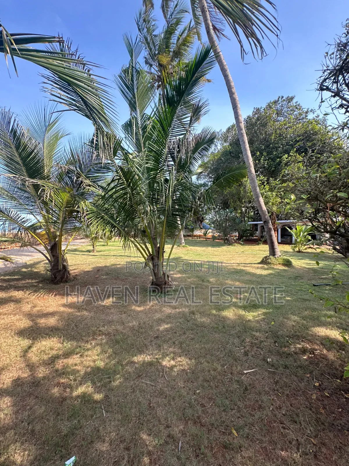 8bdrm House in Mbezi Beach for sale