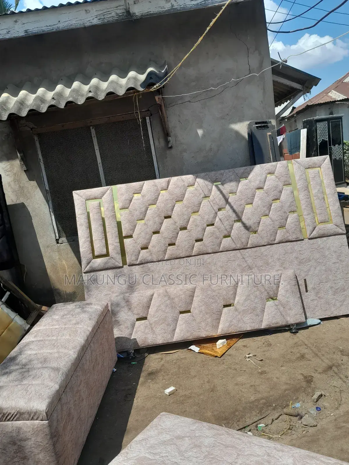 Kitanda Cha 5/6 Na Bench Lake Kinasticker Za Gold