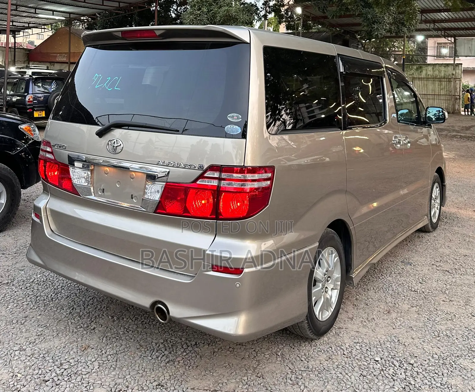 Toyota Alphard 2.4 Petrol FWD 2007 Gold