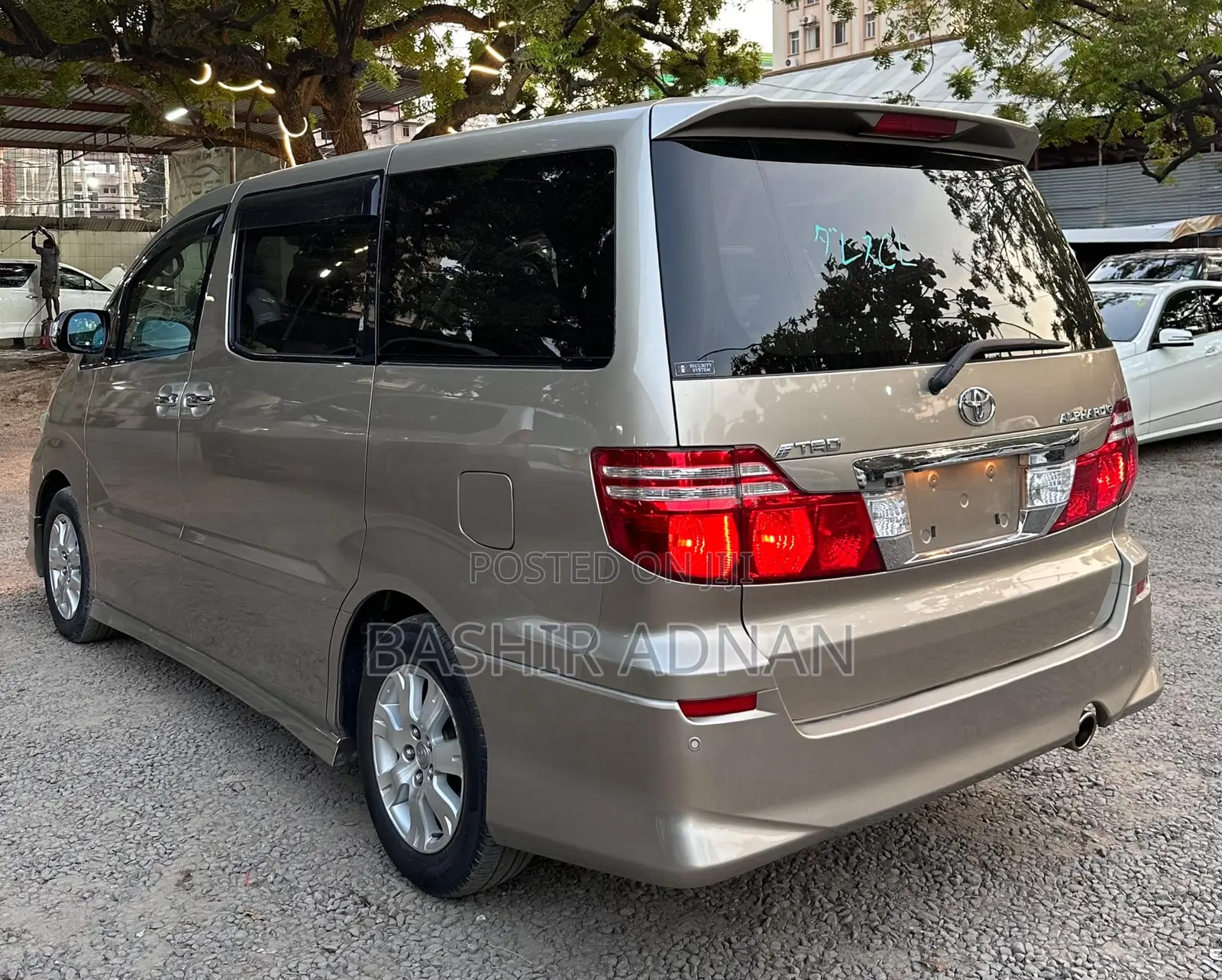 Toyota Alphard 2.4 Petrol FWD 2007 Gold