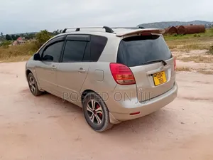 Toyota Corolla Spacio 2005 Gold