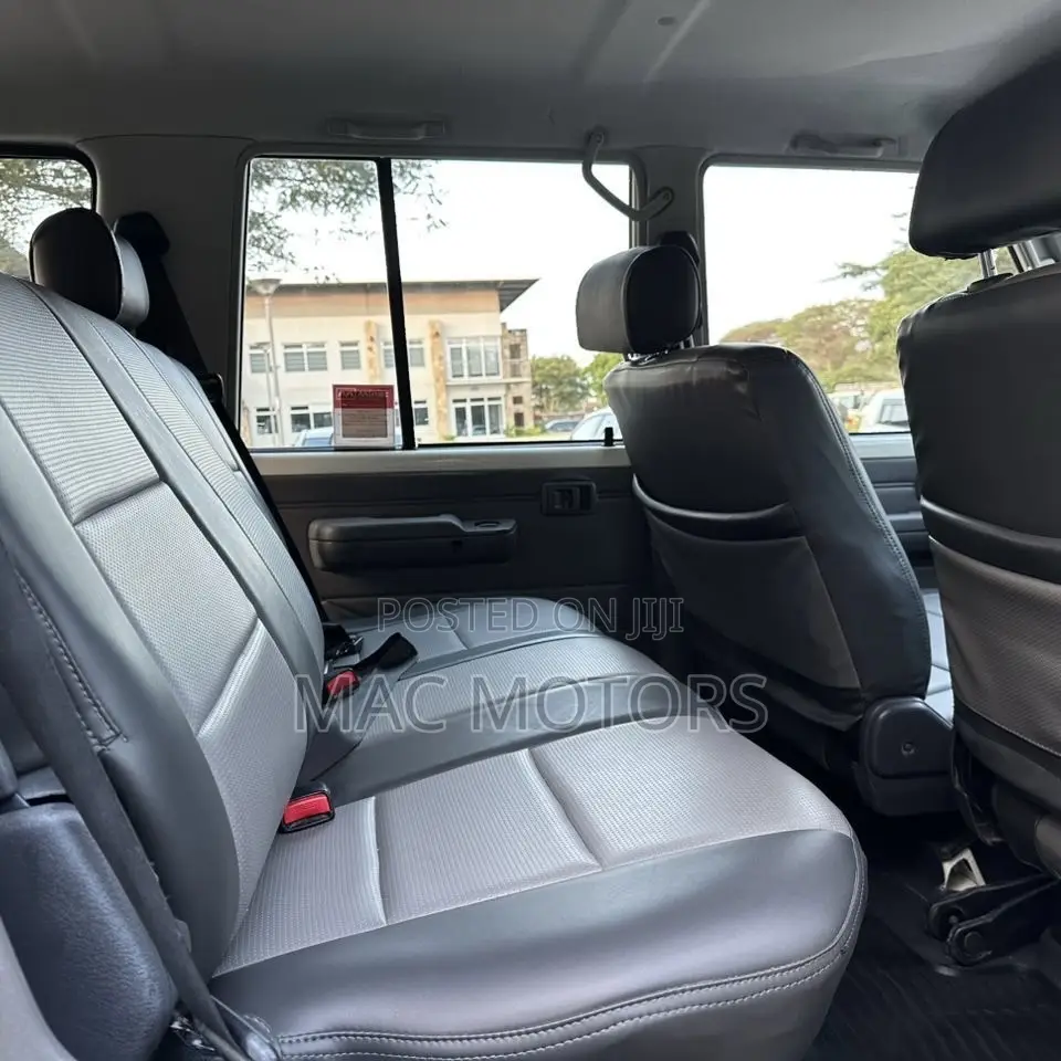 Toyota Land Cruiser 2018 White
