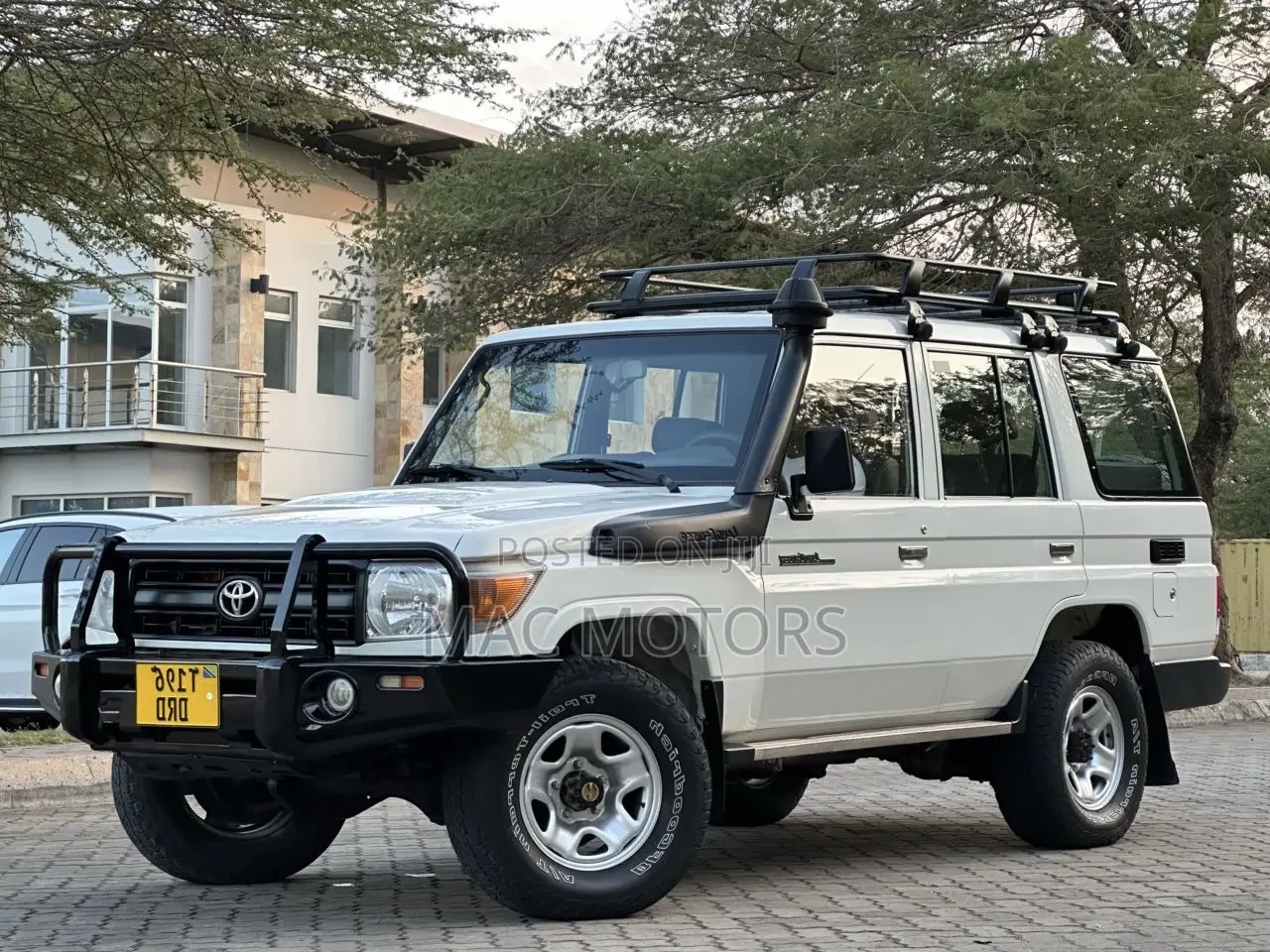 Toyota Land Cruiser 2018 White