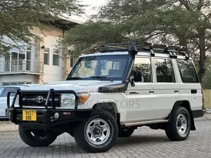 Toyota Land Cruiser 2018 White
