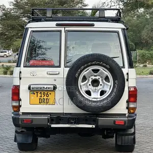 Toyota Land Cruiser 2018 White