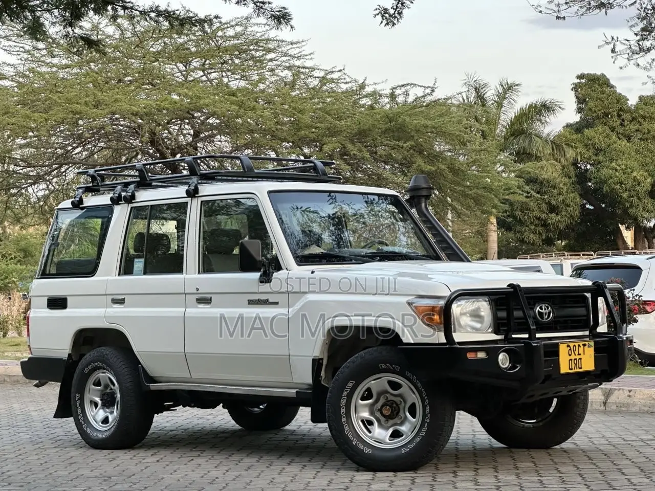 Toyota Land Cruiser 2018 White
