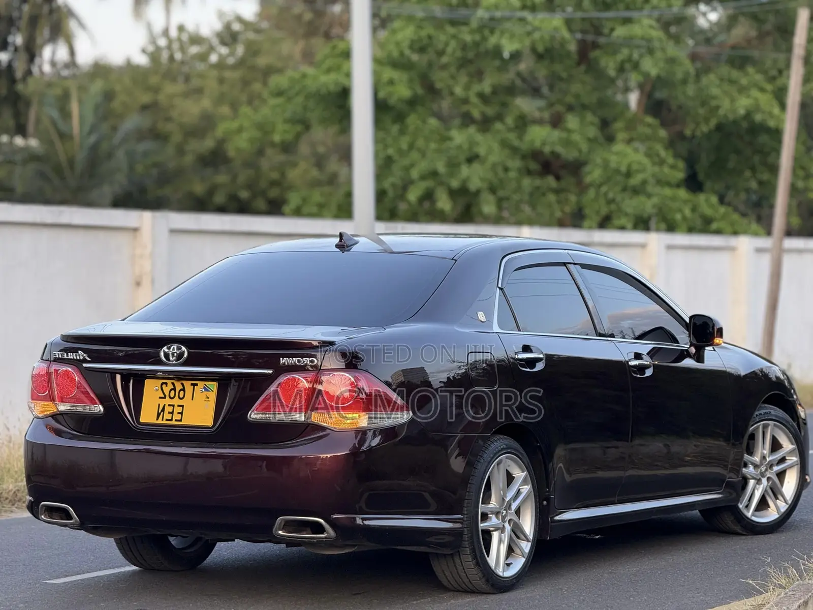 Toyota Crown 2012 Burgundy
