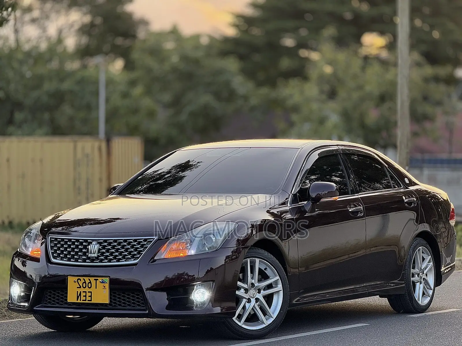 Toyota Crown 2012 Burgundy