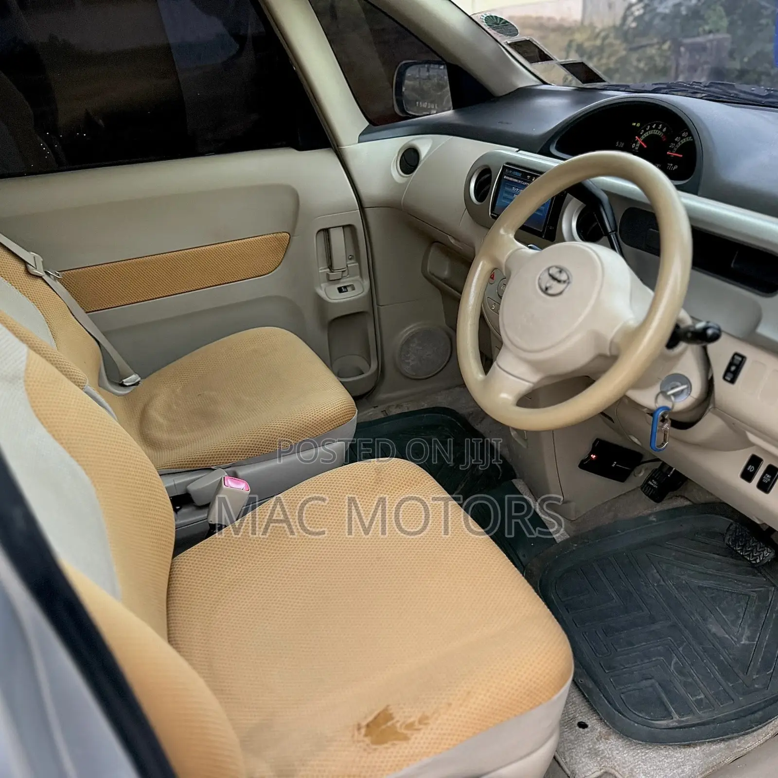Toyota Porte 2004 Silver