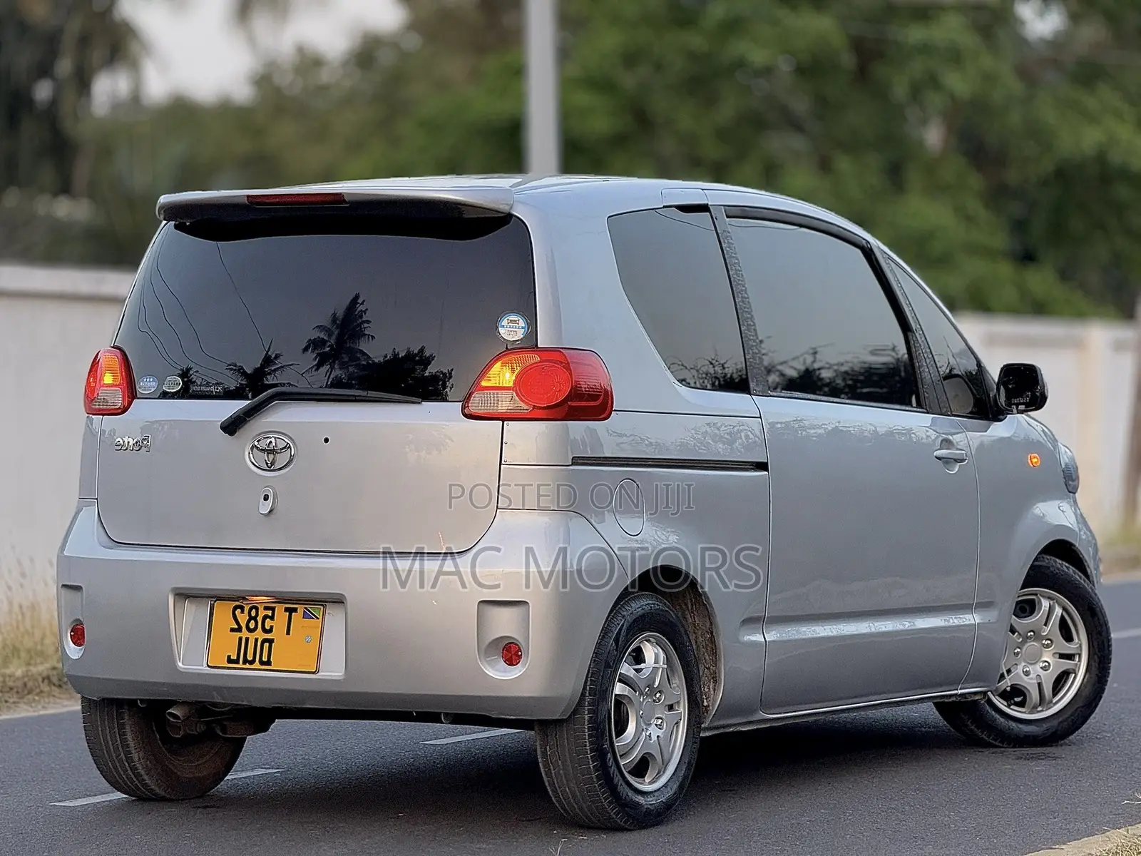 Toyota Porte 2004 Silver