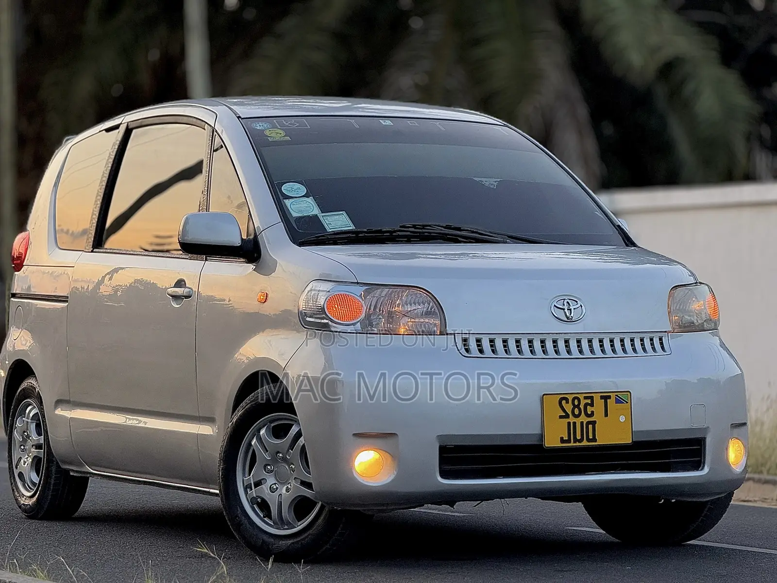 Toyota Porte 2004 Silver