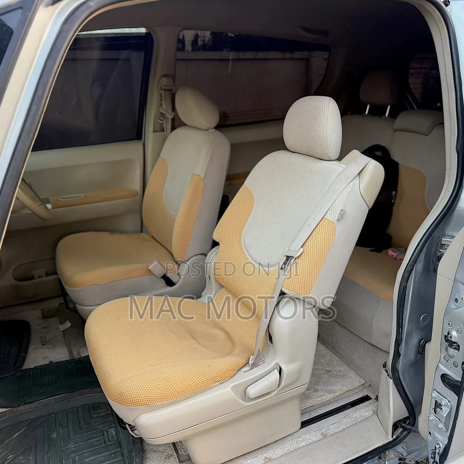 Toyota Porte 2004 Silver