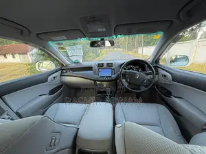 Toyota Crown 2009 White