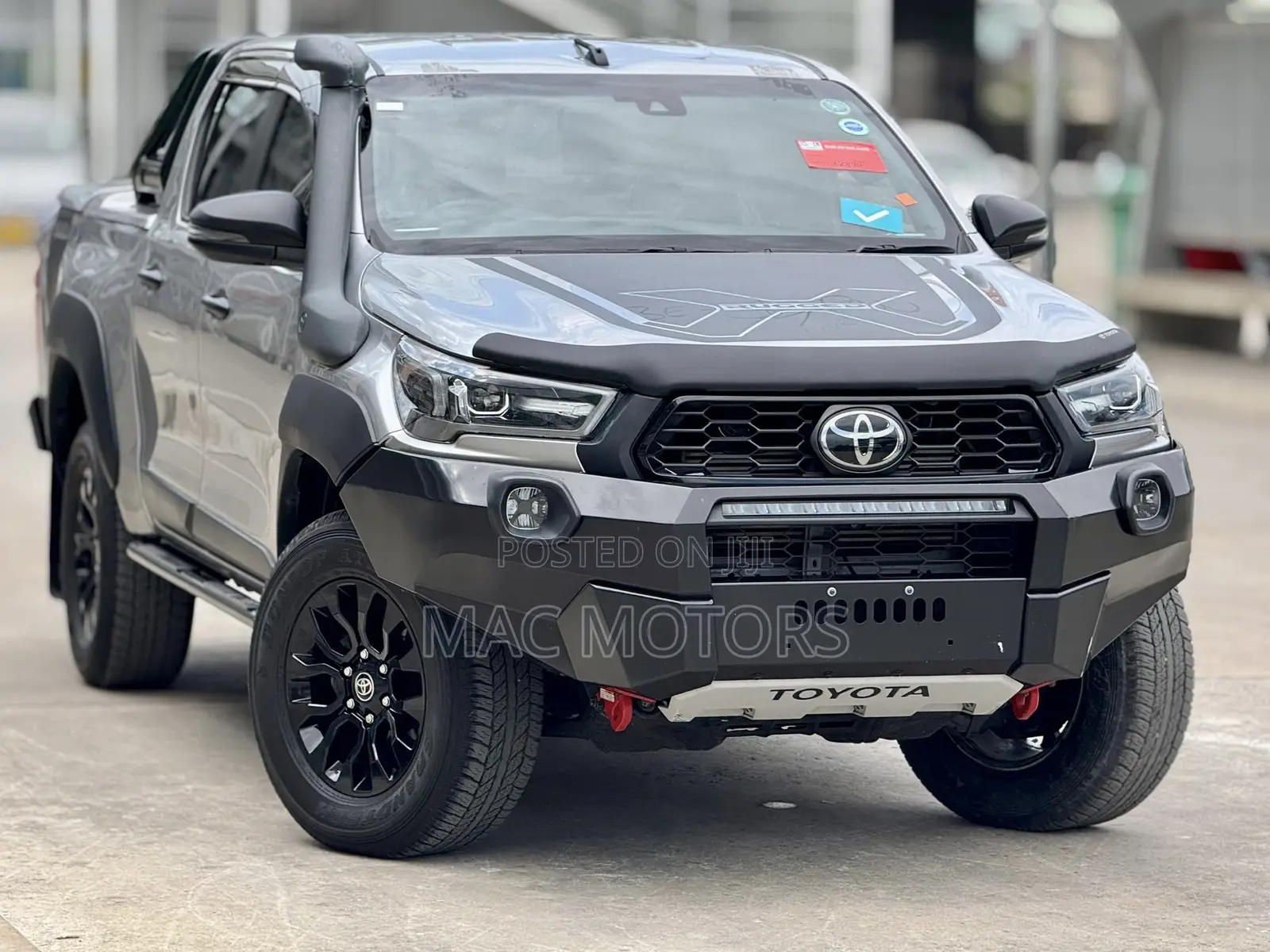 Toyota Hilux Revo Double Cab Deisel 2.8 AWD 2022 Silver