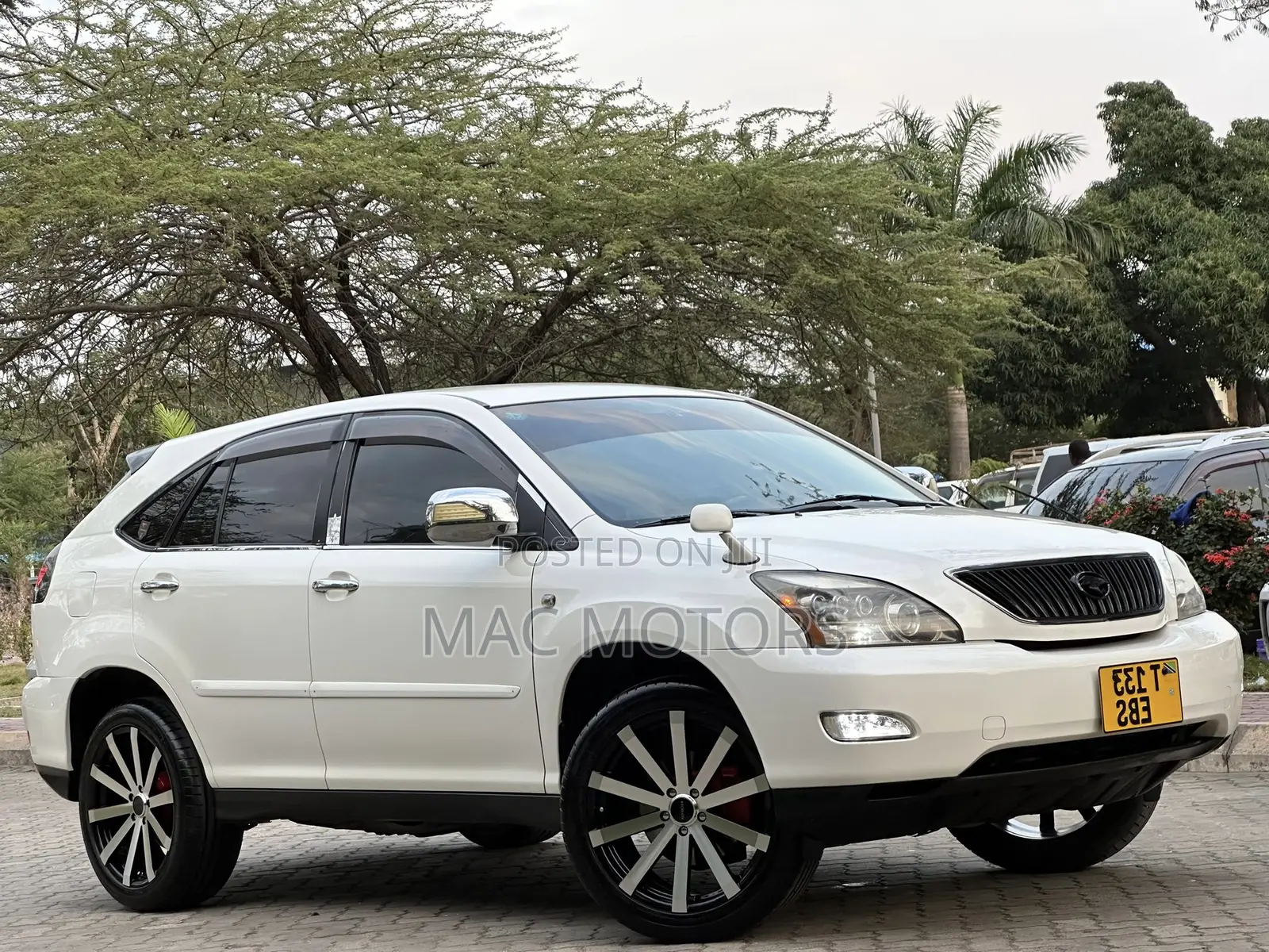 Toyota Harrier 2005 White