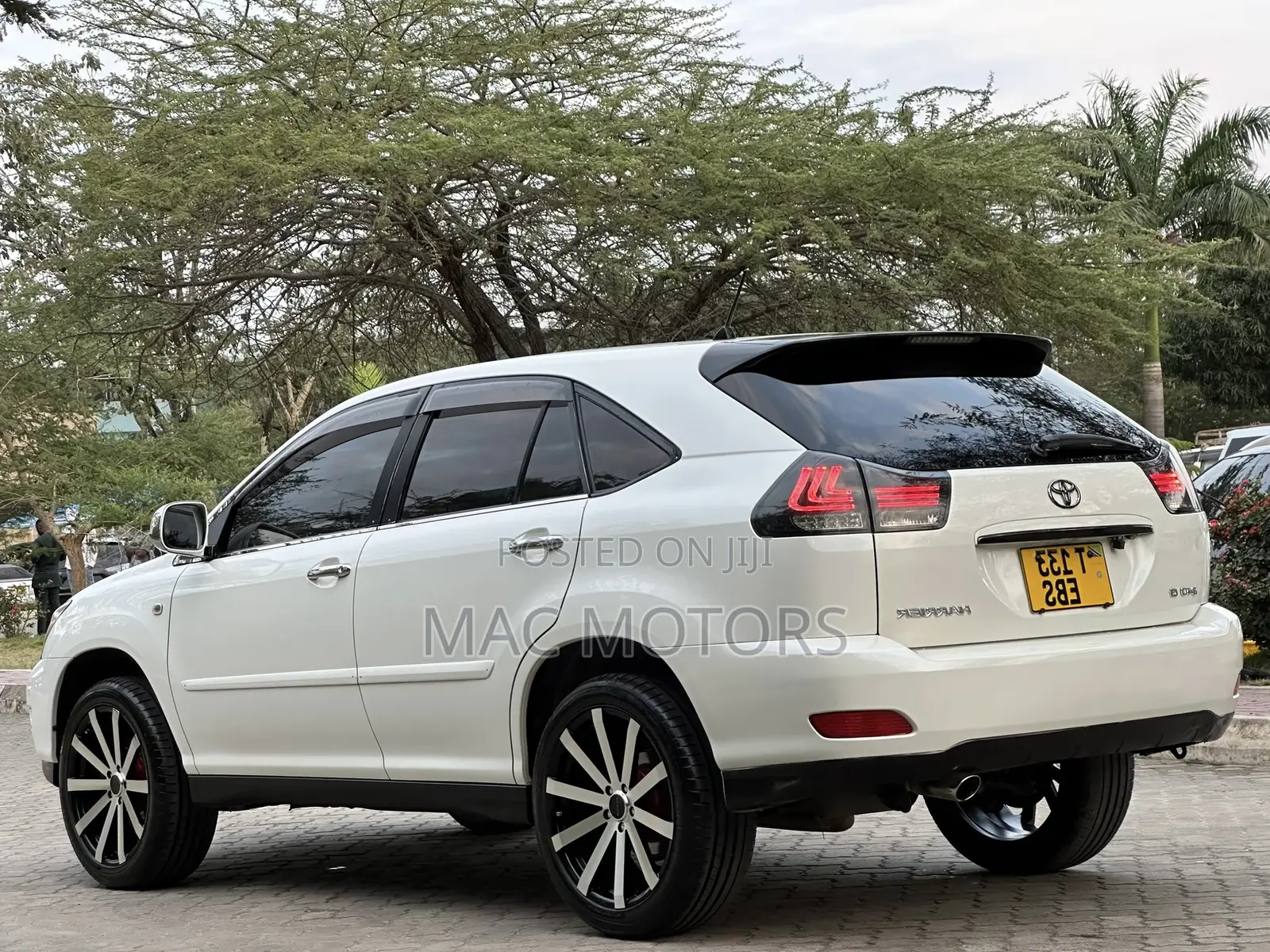 Toyota Harrier 2005 White