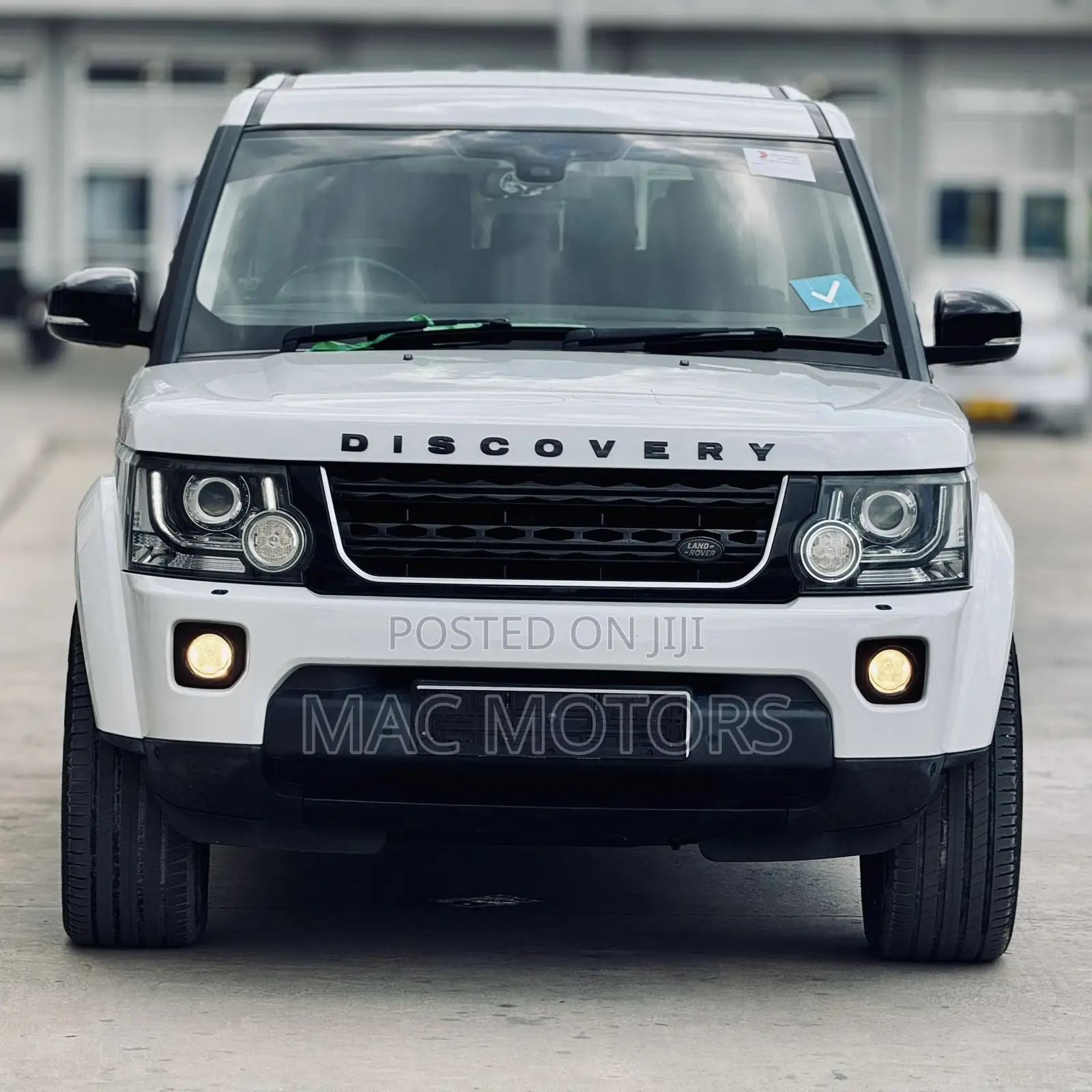 Land Rover Discovery 2015 White
