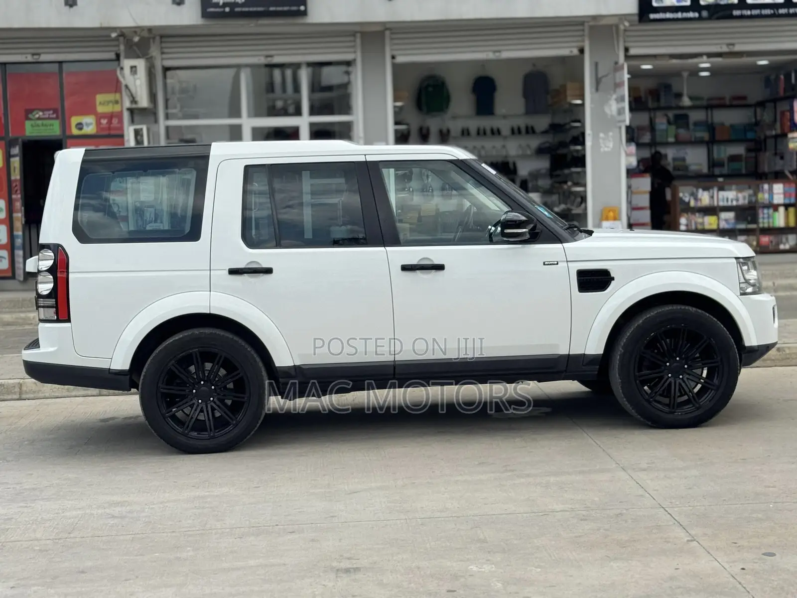 Land Rover Discovery 2015 White