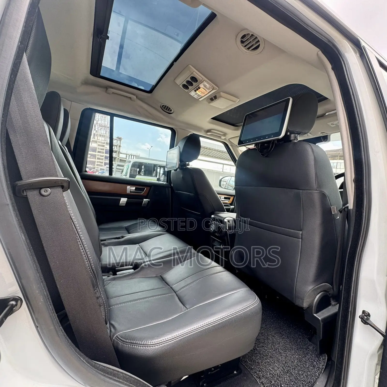 Land Rover Discovery 2015 White