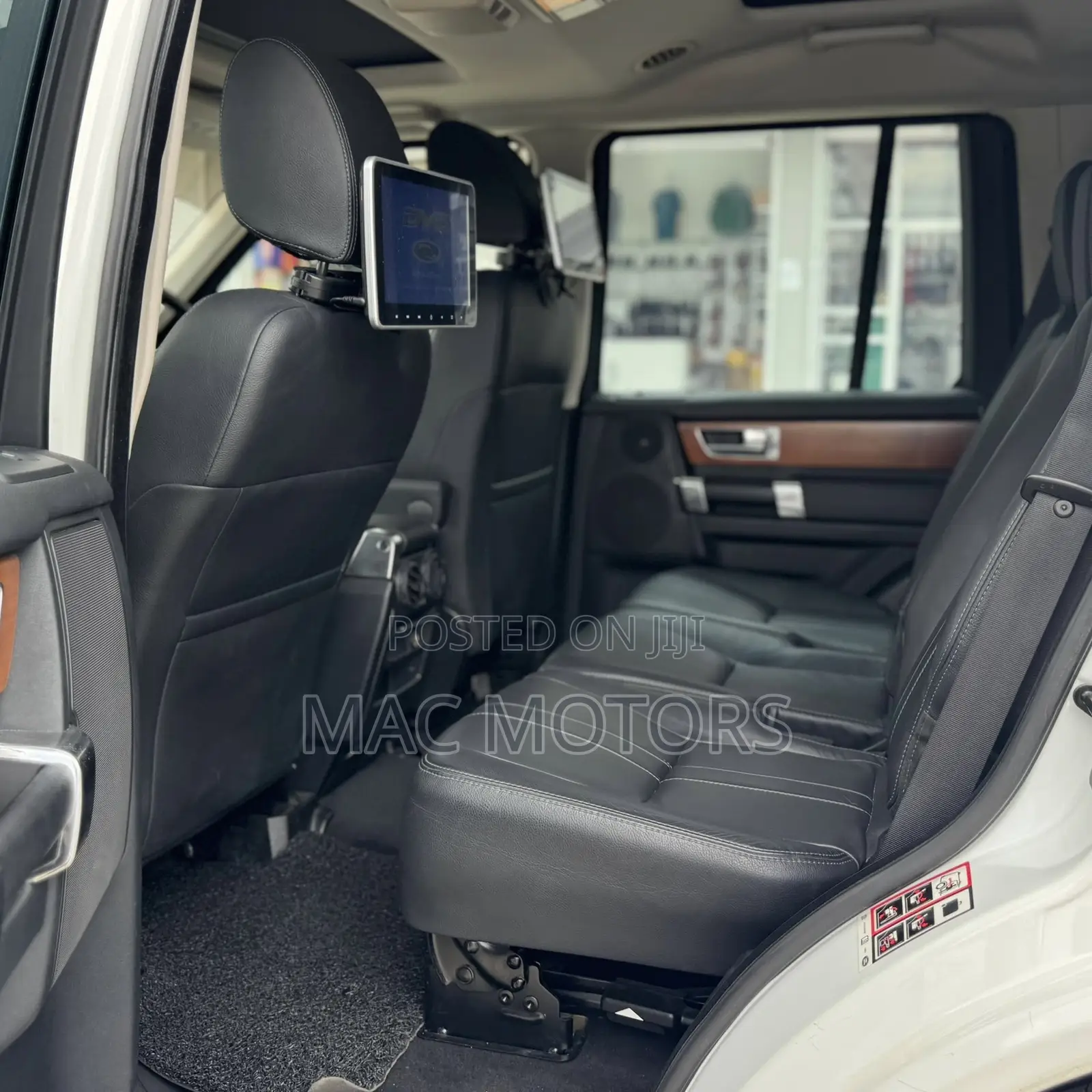 Land Rover Discovery 2015 White