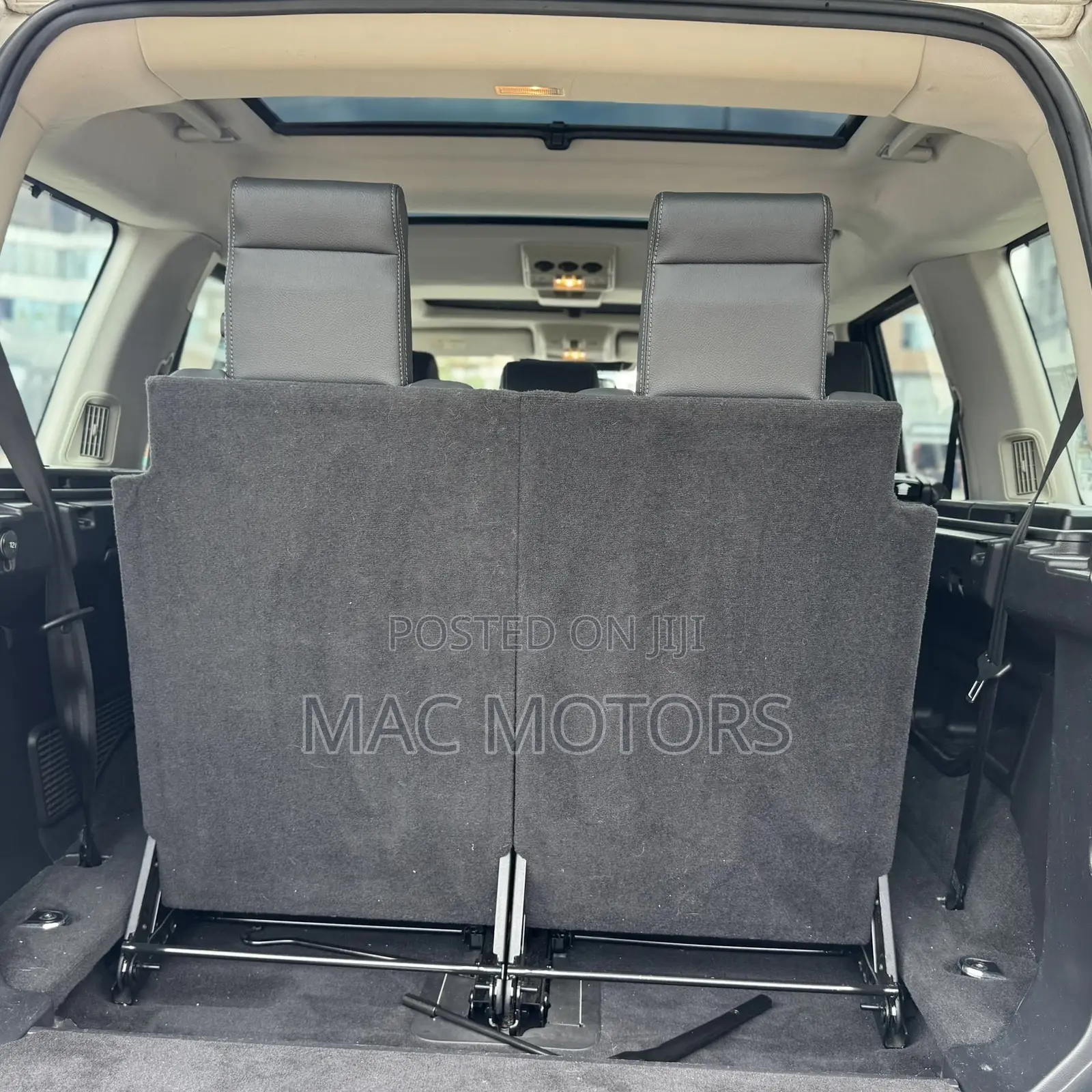 Land Rover Discovery 2015 White