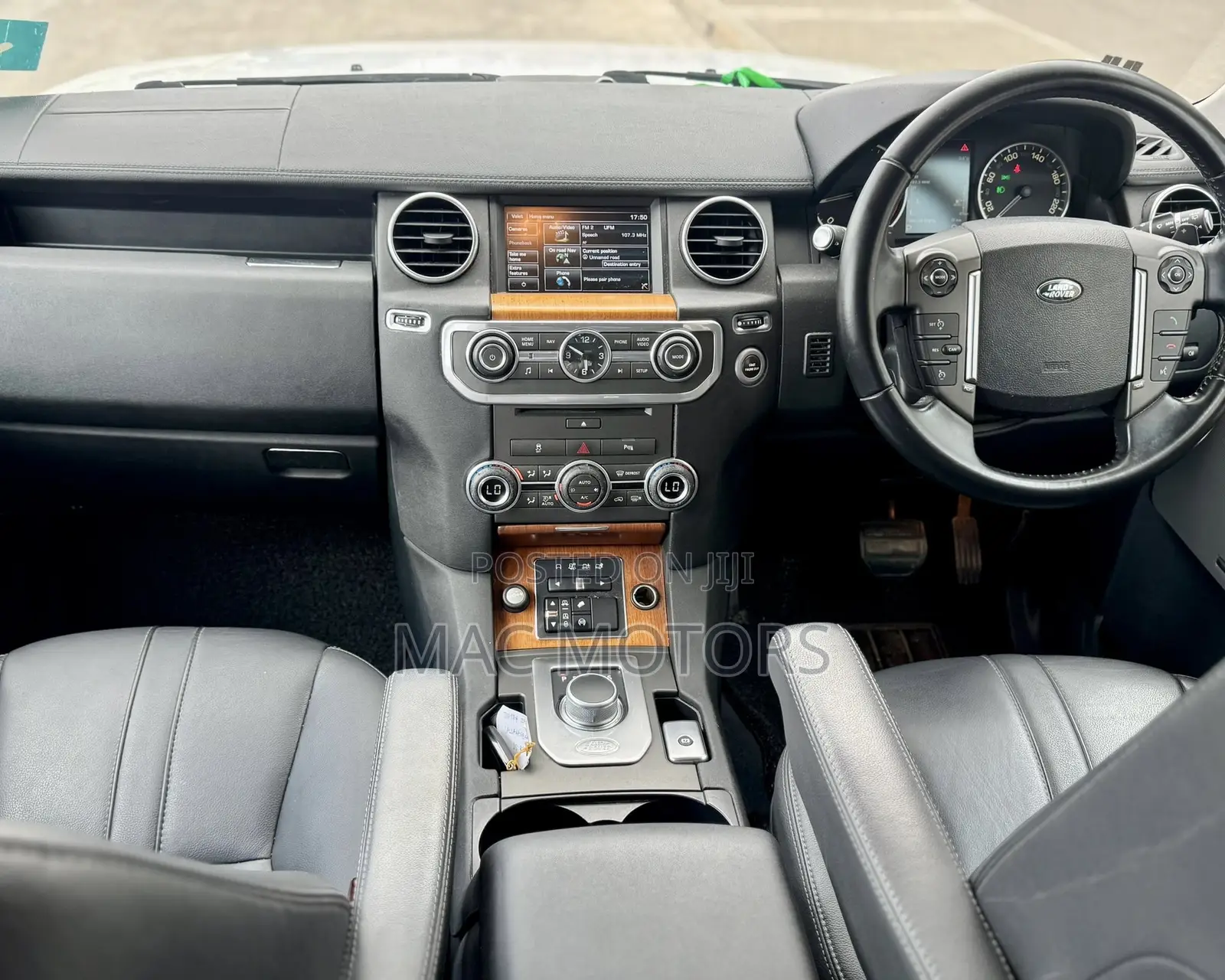Land Rover Discovery 2015 White