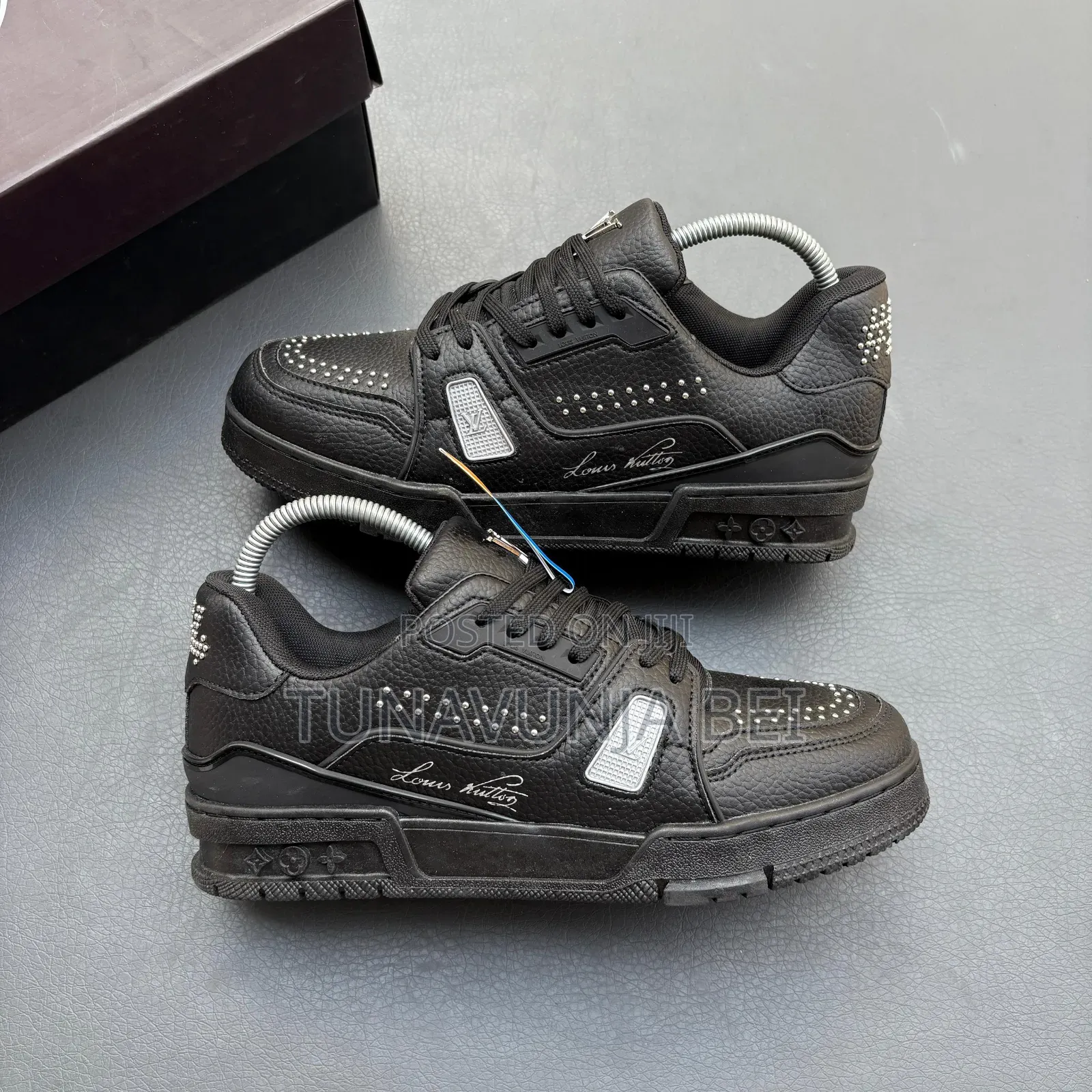 Lv 2025 Sneakers