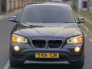 BMW X1 sDrive28i 4dr SUV (2.0L 4cyl Turbo 8A) 2014 Gray