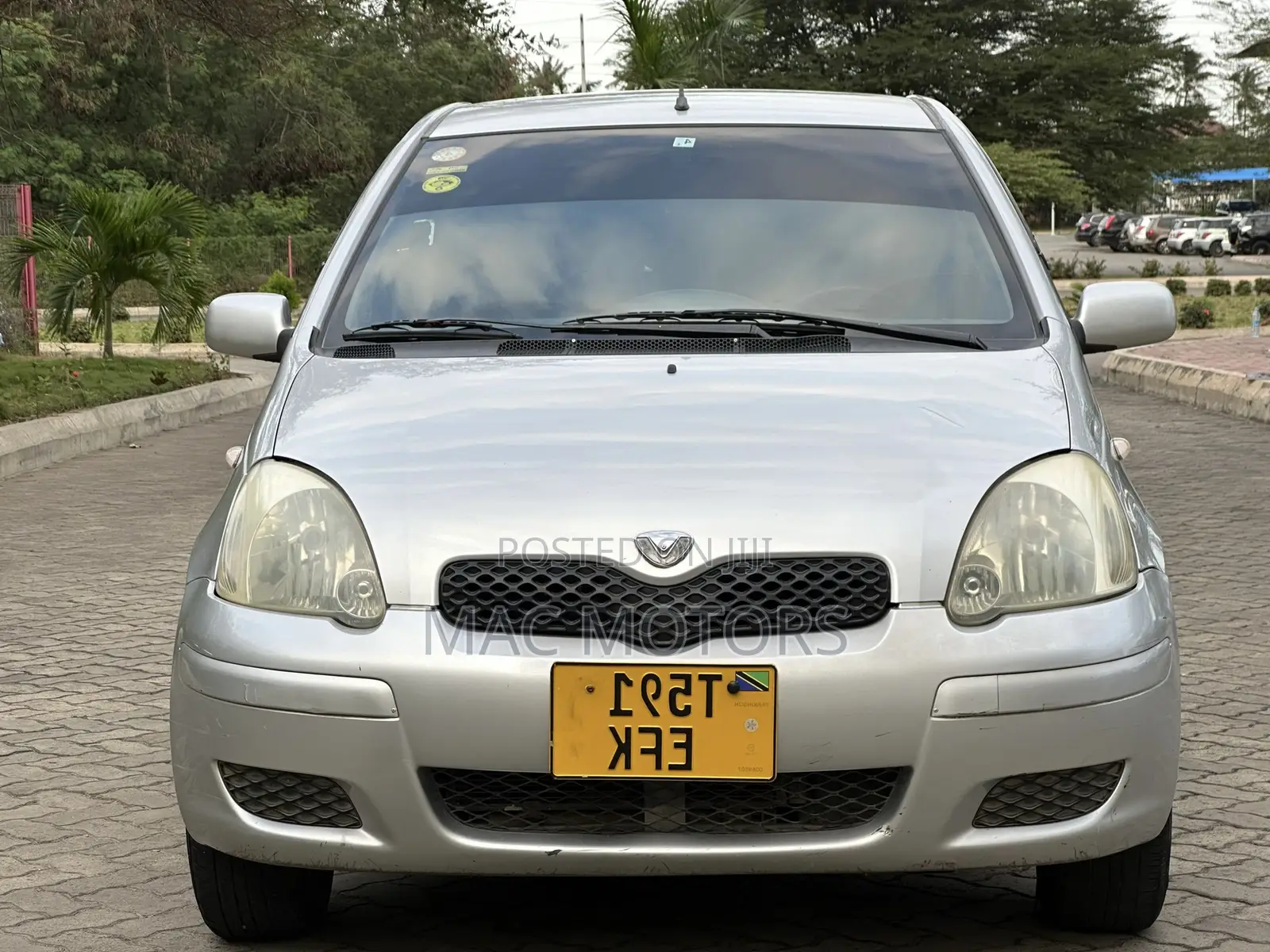 Toyota Vitz 2003 Silver