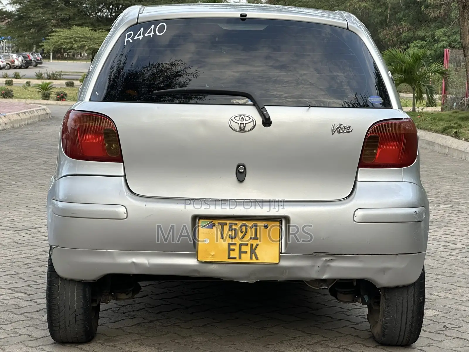 Toyota Vitz 2003 Silver