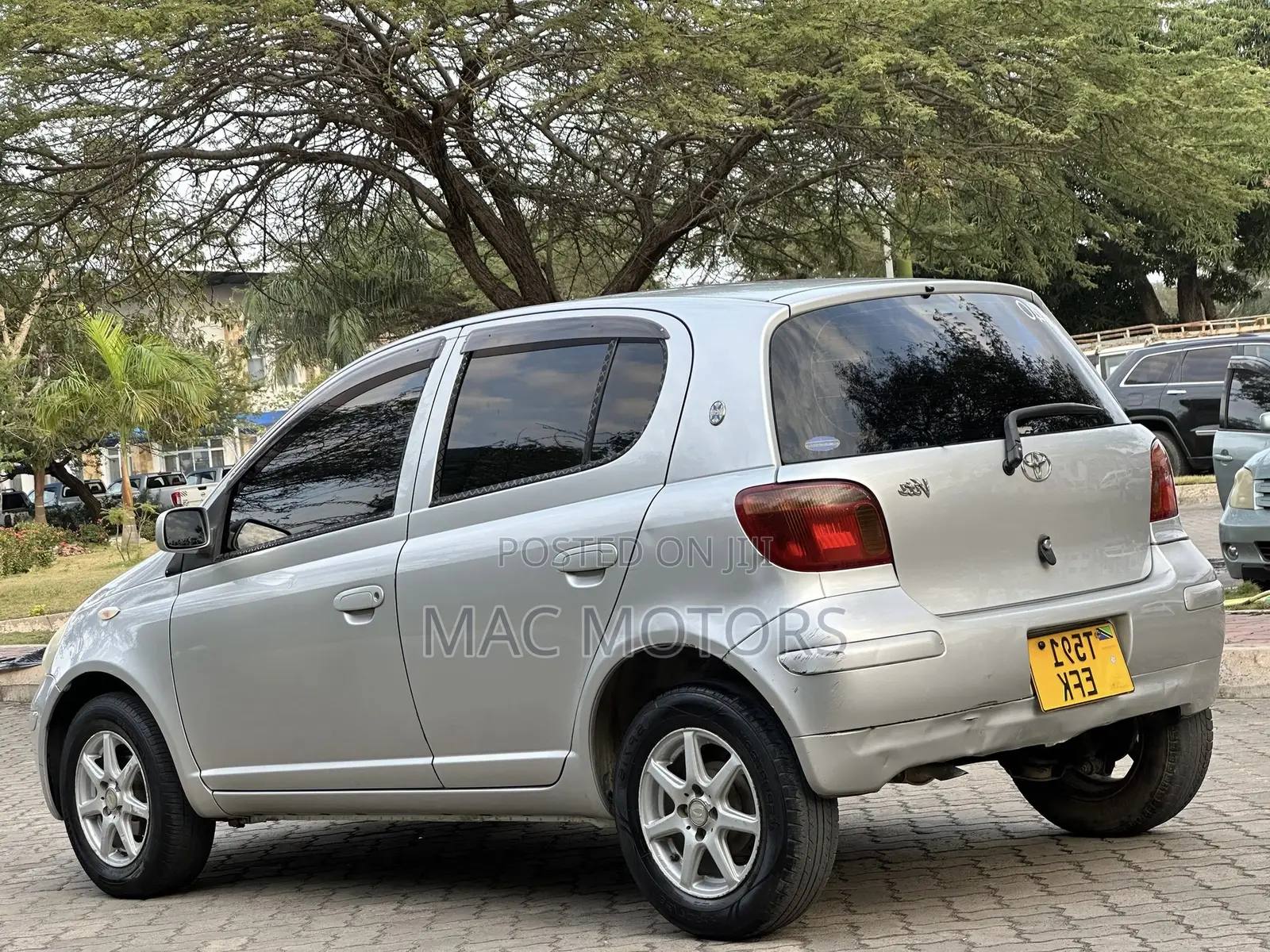 Toyota Vitz 2003 Silver